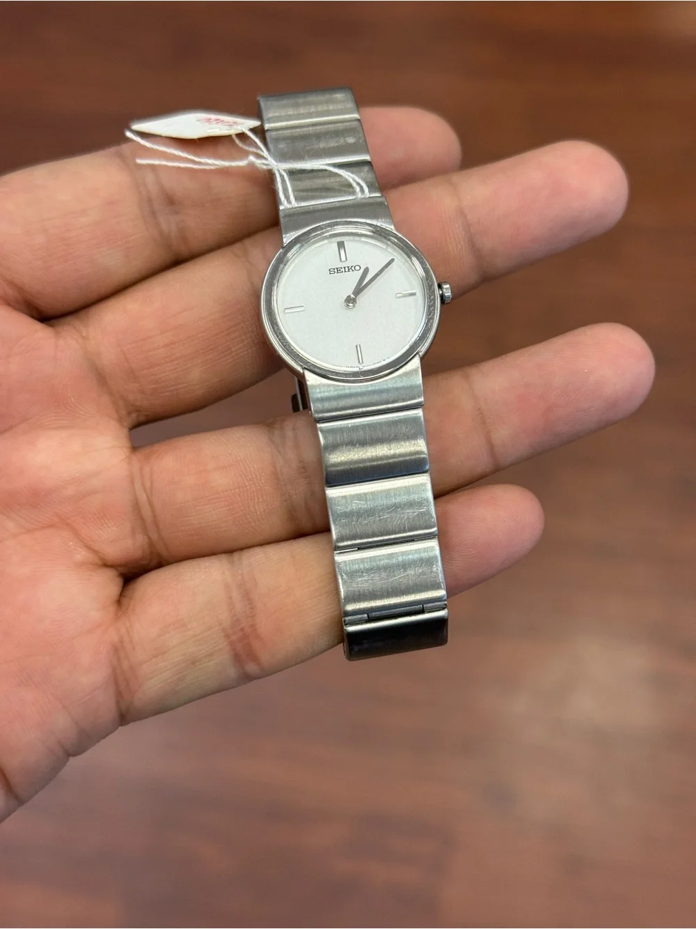 Seiko vintage 90s Silver Dial women’s Bracelet with Brushed Steel Links watch